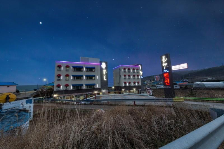 Exterior & Views 1, Pohang Blue Coral Pension, Pohang