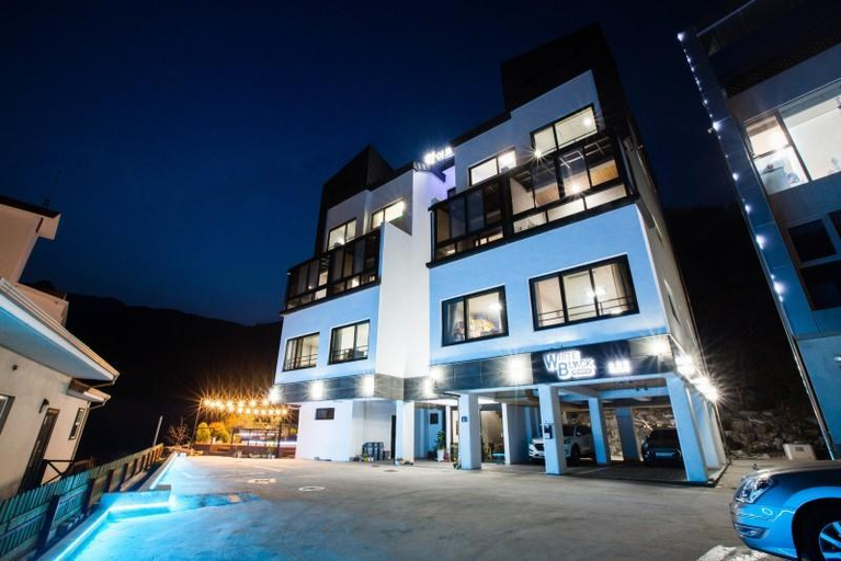 Exterior & Views 1, White Black Pension in Geoje Island, Geoje