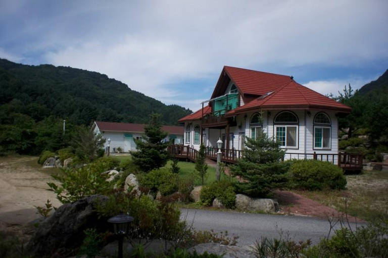 Others 1, Inje Bawisol Pension, Inje