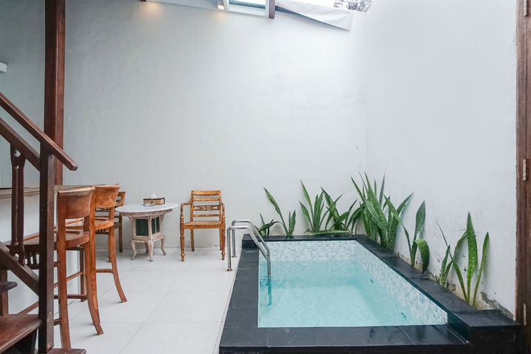 Swimming Pool 24