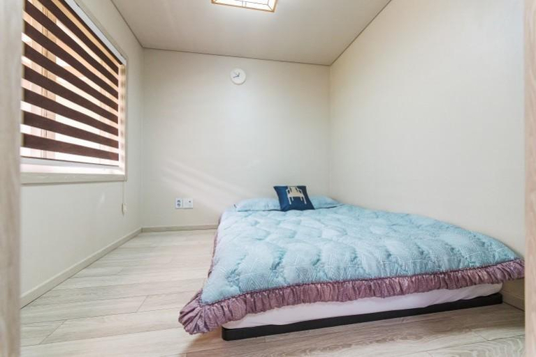 Bedroom 2, Danyang Jip Pension, Danyang