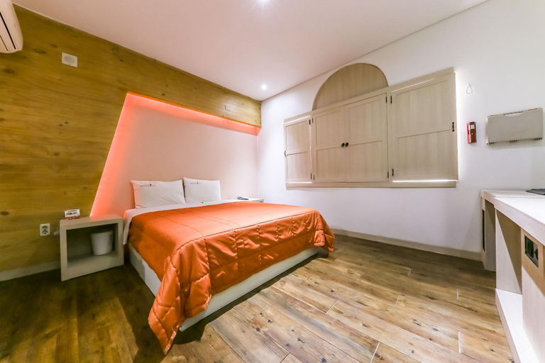 Bedroom 2, Cheonan Seven, Cheonan
