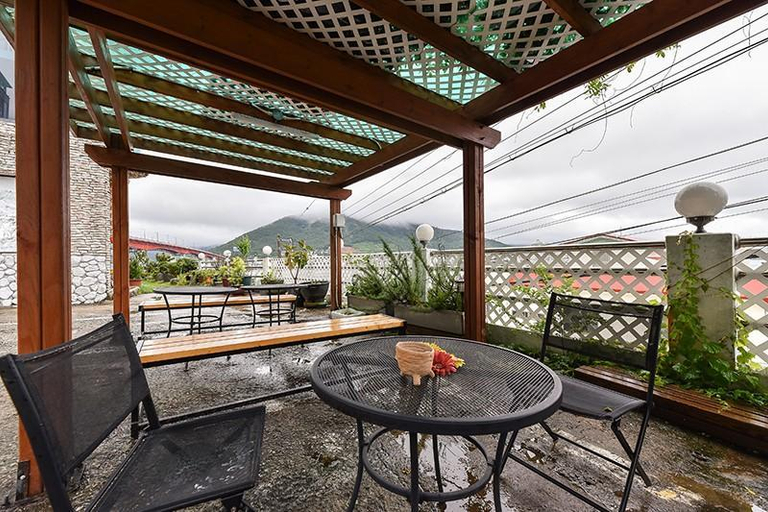 Others 4, Tongyeong Gaetbawi Pension, Tongyeong