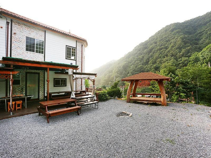 Exterior & Views 1, Yangpyeong Angel Singmurwon Pension, Yangpyeong