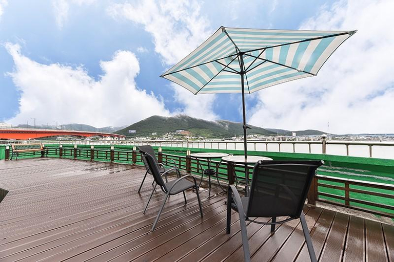 Others 5, Tongyeong Gaetbawi Pension, Tongyeong