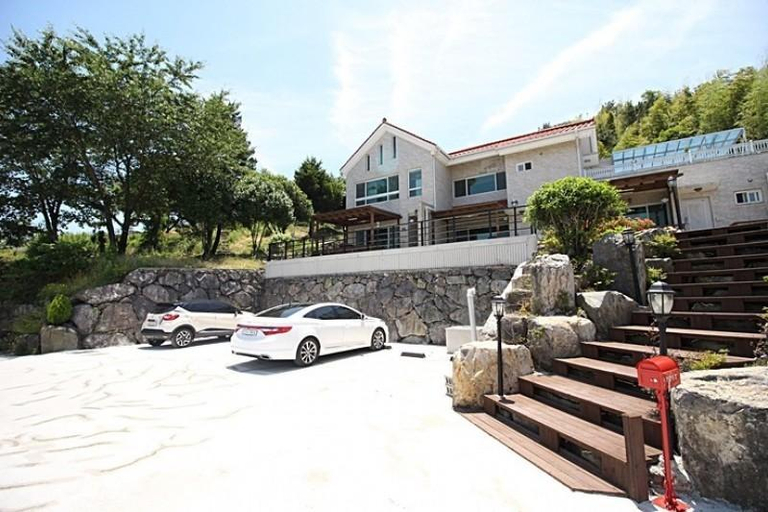 Exterior & Views 1, Geojedo Maemiseong Sky Garden Pension, Geoje