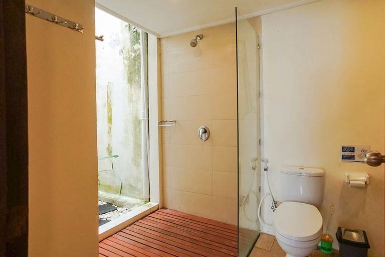 Bathroom 9