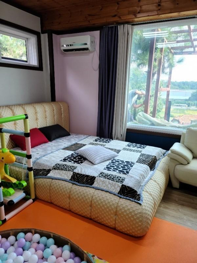 Bedroom 2, Hwaseong sea sunset pension, Hwaseong