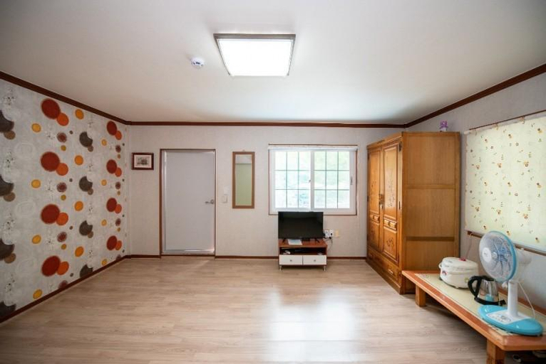 Others 3, Gwangyang Polaris Pension, Gwangyang