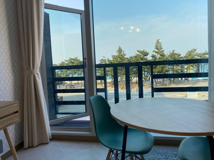 Others 5, Gangneung Big Island Pension (1 minute walk to Anmok Beach, Cafe Street), Gangneung