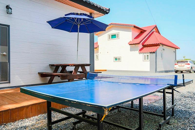 Others 3, Taean Solbat Pension, Taean
