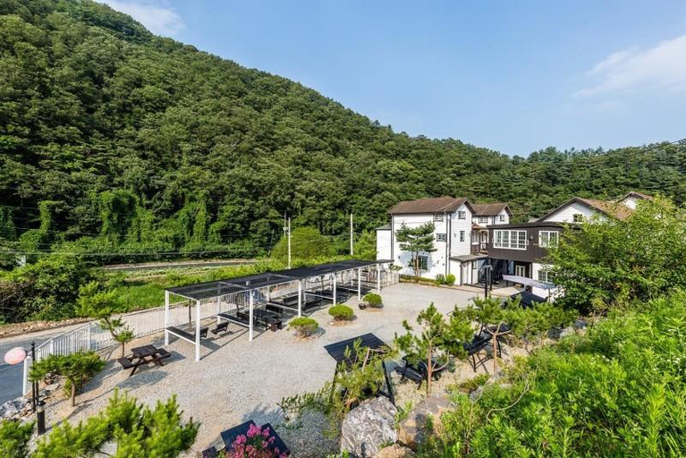 Others 4, Red Pension Gapyeong, Gapyeong