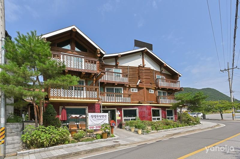 Exterior & Views 1, Danyang Memories Pension, Danyang