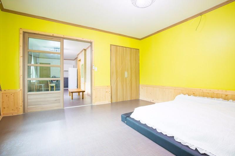 Bedroom 2, Gwangyang Feel Tourist House Pension, Gwangyang