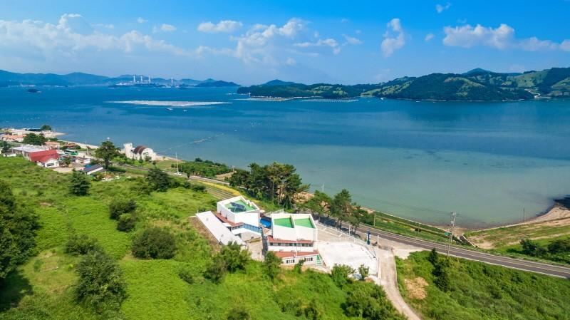 Others 3, Namhae Amigo Pension, Namhae