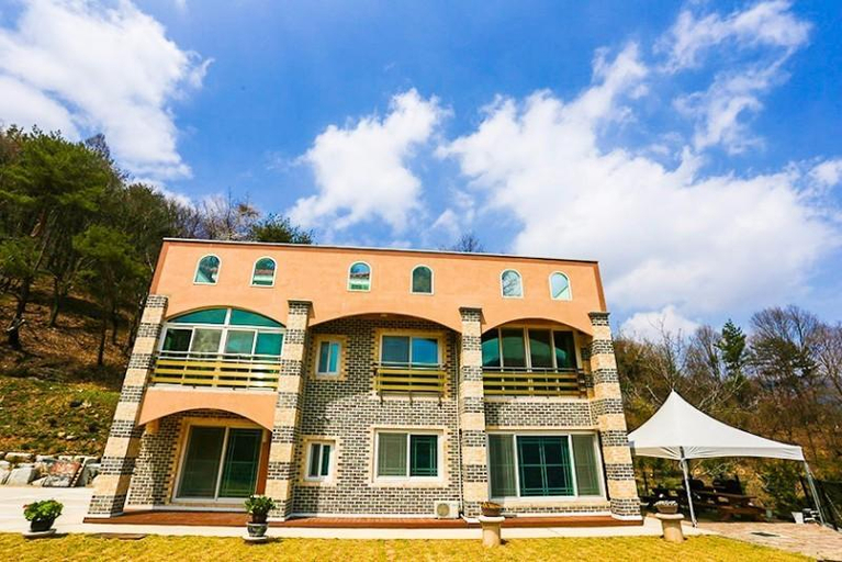 Others 4, Muju Solhyanggi Pension, Muju