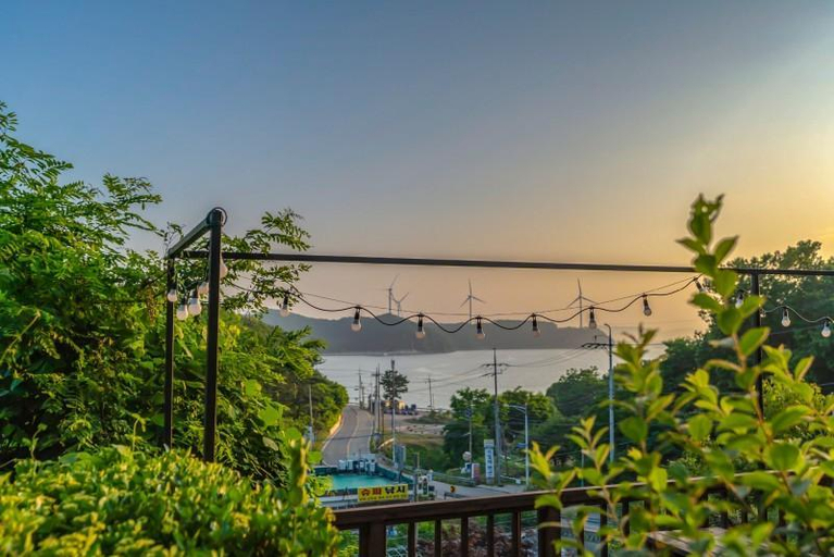 Others 5, Daebudo Grand Blue Pension, Ongjin