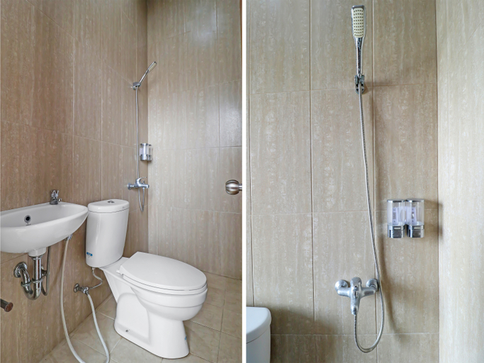 Bathroom 4, OYO 90498 Kandaga Guest House, Bandung