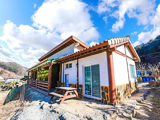 Exterior & Views 1, Pocheon Bidulginang Hwangto Pension, Pocheon