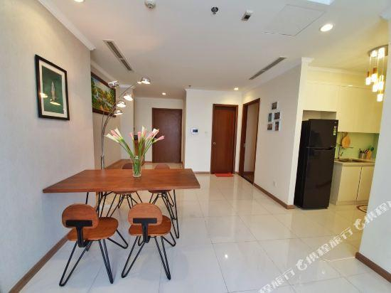 2, Vinhome Central Park Apartment (LANDMARK 81 AREA), Ho Chi Minh City