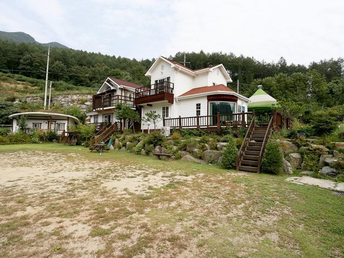 Exterior & Views 1, Gapyeong Hoho Pension, Gapyeong