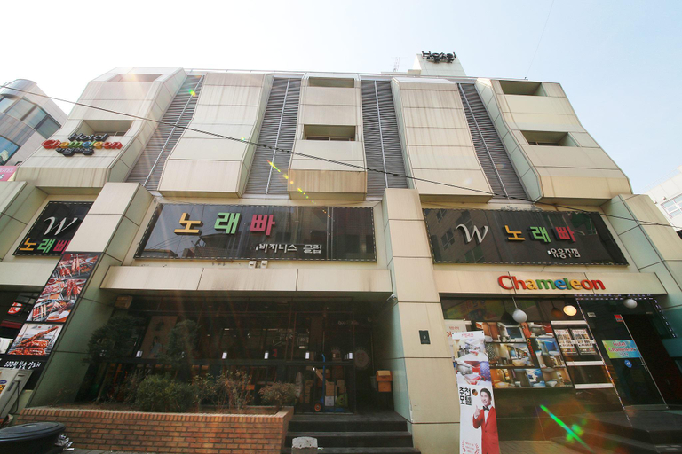 Exterior view 2, Yongin Chameleon, Yongin