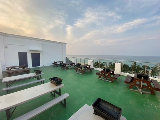 Others 4, Gangneung Big Island Pension (1 minute walk to Anmok Beach, Cafe Street), Gangneung