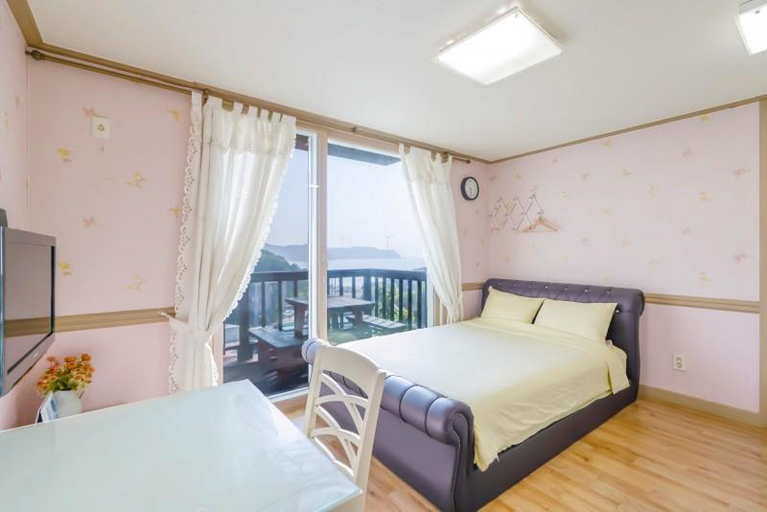 Bedroom 2, Daebudo Grand Blue Pension, Ongjin