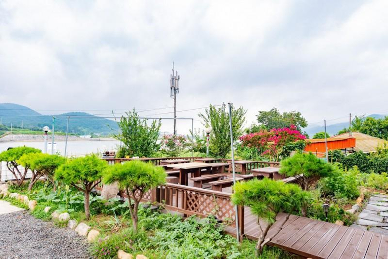 Others 4, NamhaeSeommaeulbada Pension, Namhae