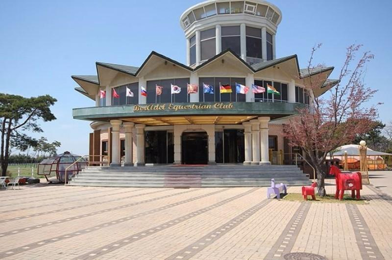 3, Daebudo Beradell Pension (Horseback riding experience), Hwaseong