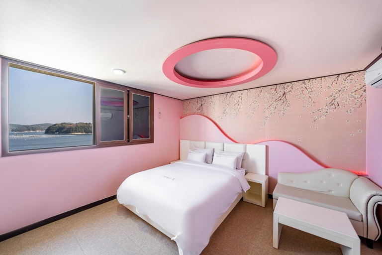 Bedroom, Tongyeong Rock, Tongyeong