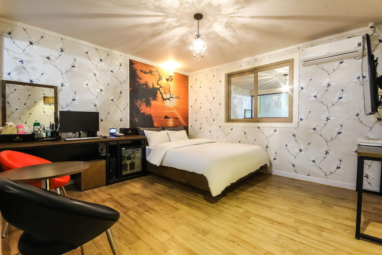 Bedroom 2, Busan Hwanggeum Drive-in Motel, Buan