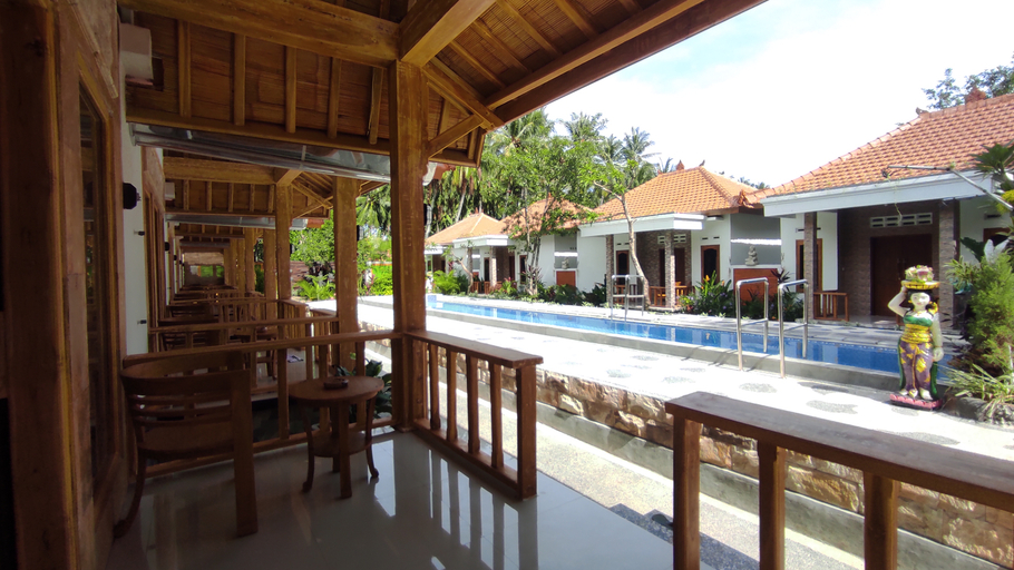 Others 5, Kristal Garden, Lombok