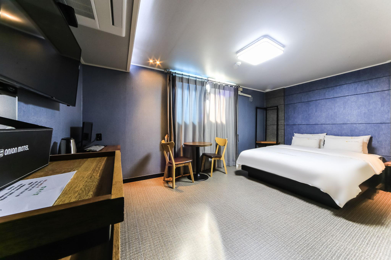 Bedroom 2, Geoje Jangseungpo Yangpa, Geoje