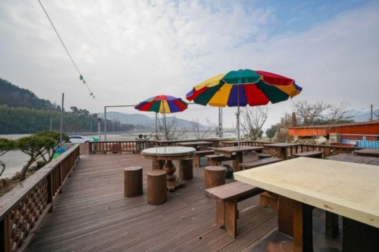 Others 2, NamhaeSeommaeulbada Pension, Namhae