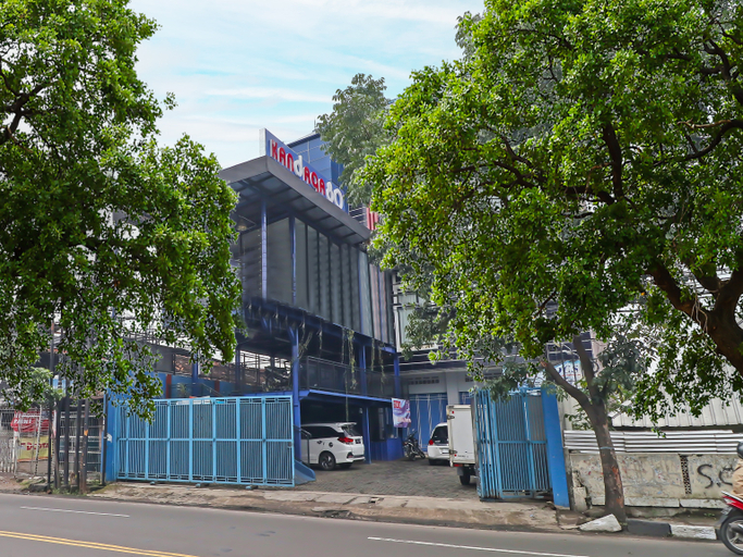 Exterior & Views 2, OYO 90498 Kandaga Guest House, Bandung