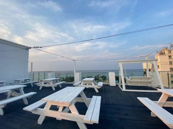 Others 3, Gangneung Big Island Pension (1 minute walk to Anmok Beach, Cafe Street), Gangneung