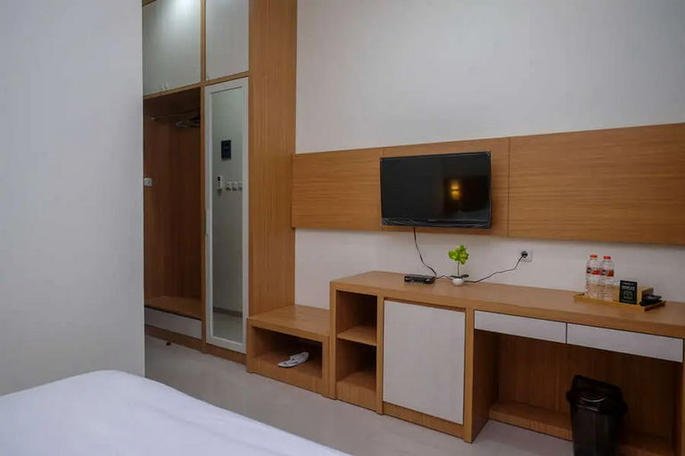 Bedroom 3, Urbanview Sumampir Anugrah Purwokerto by RedDoorz, Banyumas