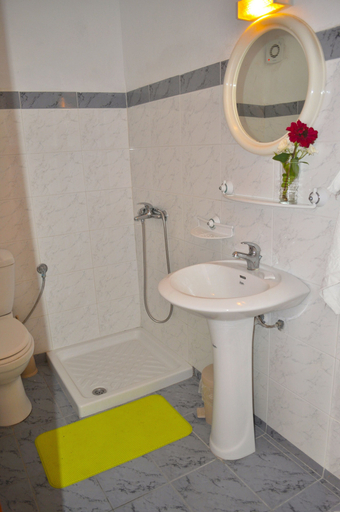 Bathroom 4, Studio Apartments Escape, Swimming Pool - Pelekas Beach, Ionian Islands
