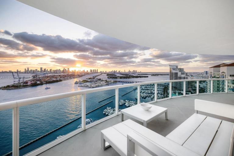 Others 5, Alton apartments five park, Miami-Dade