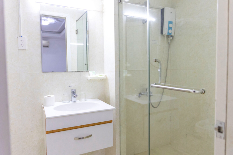 Bathroom 5, Happyland Hotel, District 1
