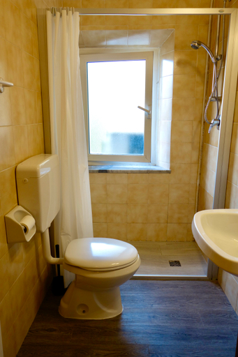 Bathroom 4, Genesio, Florence