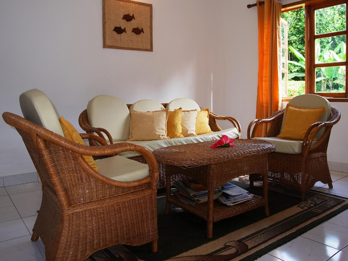 Others 5, Tannette's Villa