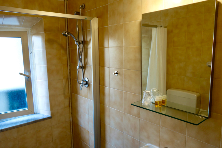 Bathroom 4, Genesio, Florence
