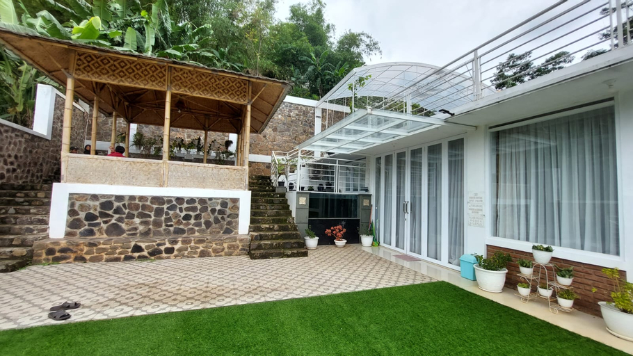 Exterior & Views 2, Teras Luhur Villa & Cafe dengan Pemandangan Gunung dan Pesawahan, Bandung