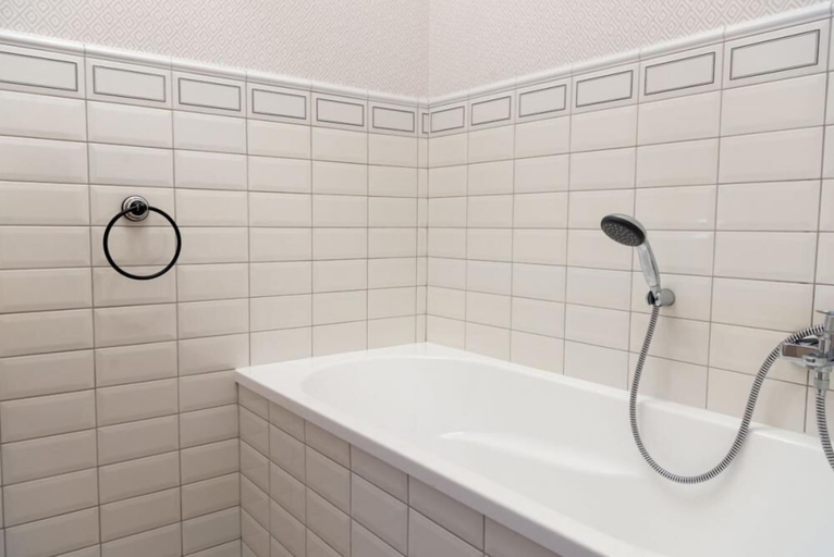 Bathroom 5, Malinowe Wzgorze, Kartuzy