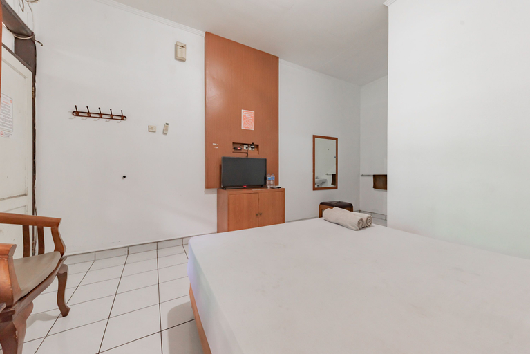 Urbanview Hotel Pondok Kurnia Cijagra Bandung by RedDoorz - Tap to explore photos