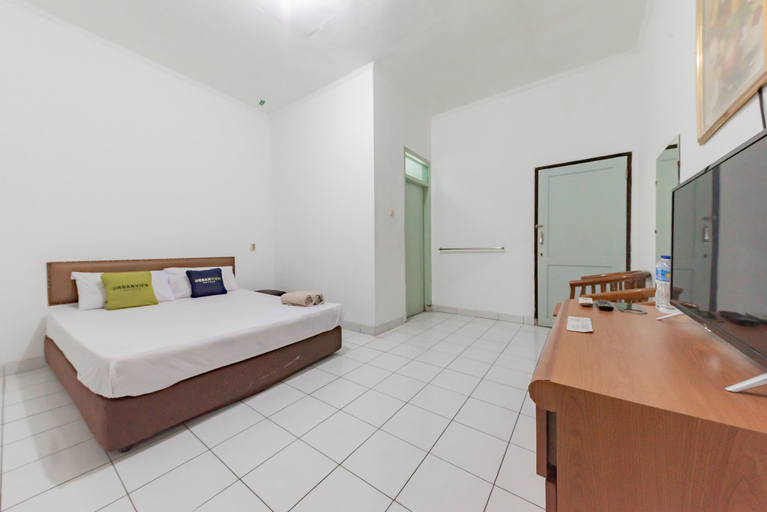 Bedroom 3, Urbanview Hotel Pondok Kurnia Cijagra Bandung, Bandung