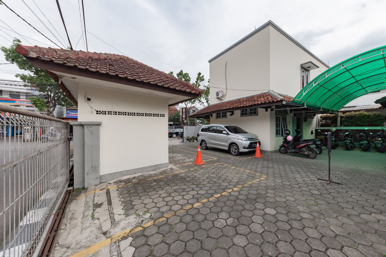 Exterior & Views 4, Urbanview Hotel Pondok Kurnia Cijagra Bandung, Bandung