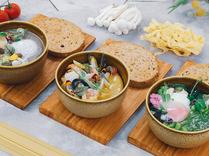 Food & Drinks 15